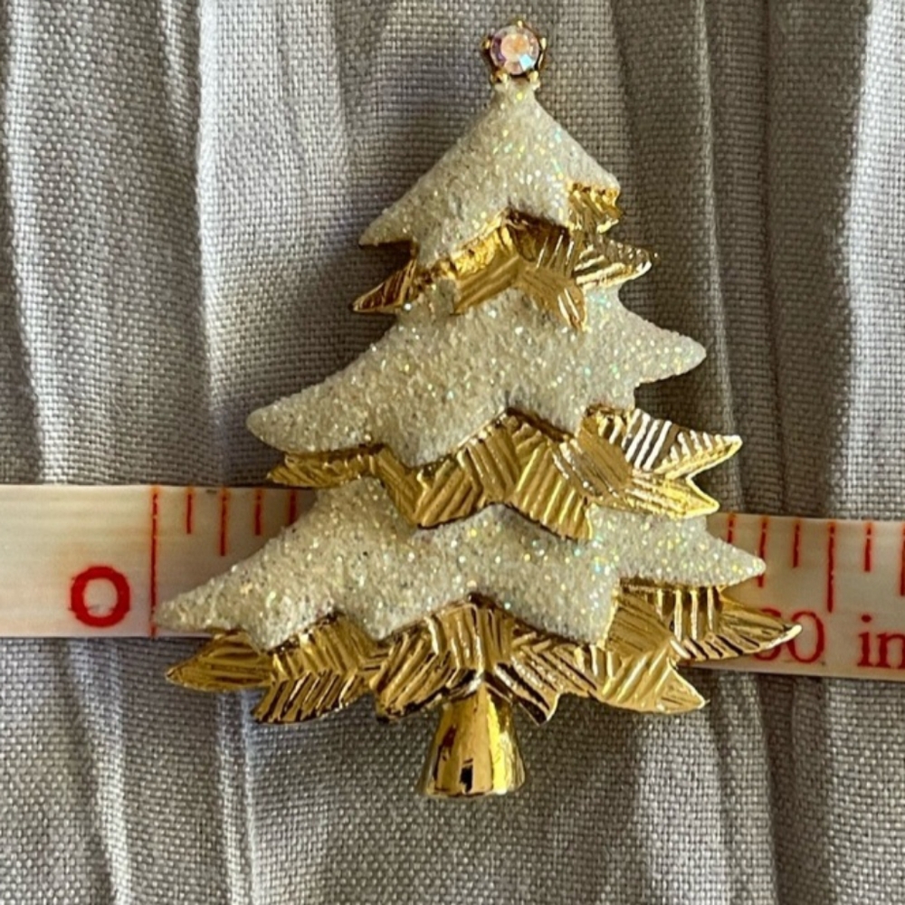 Vintage Dantree Gold and White Christmas Tree Brooch